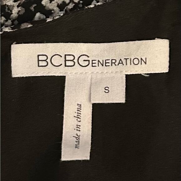 BCBGeneration Elegant Black and White Patterned Dress, Size SM, Dinner Cocktail - Picture 12 of 13